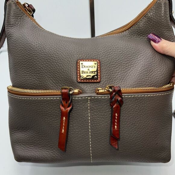 Dooney & Bourke Pebble Grain Zipper Pocket Sac with matching Wallet - Picture 5 of 16